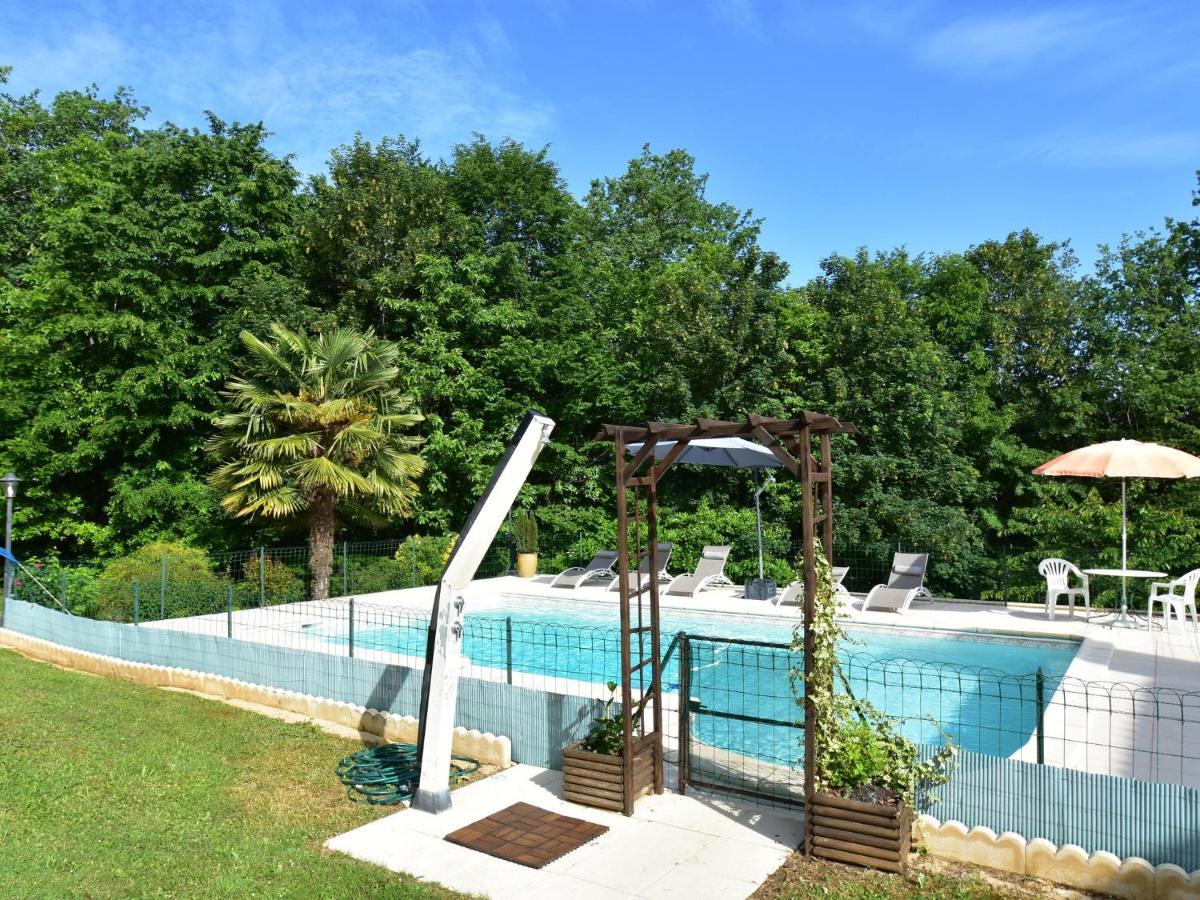 Cosy Holiday Home In Lantheuil With Garden Villefranche-du-Périgord 외부 사진